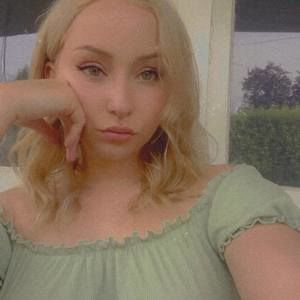 Meet your Posher, Kiya